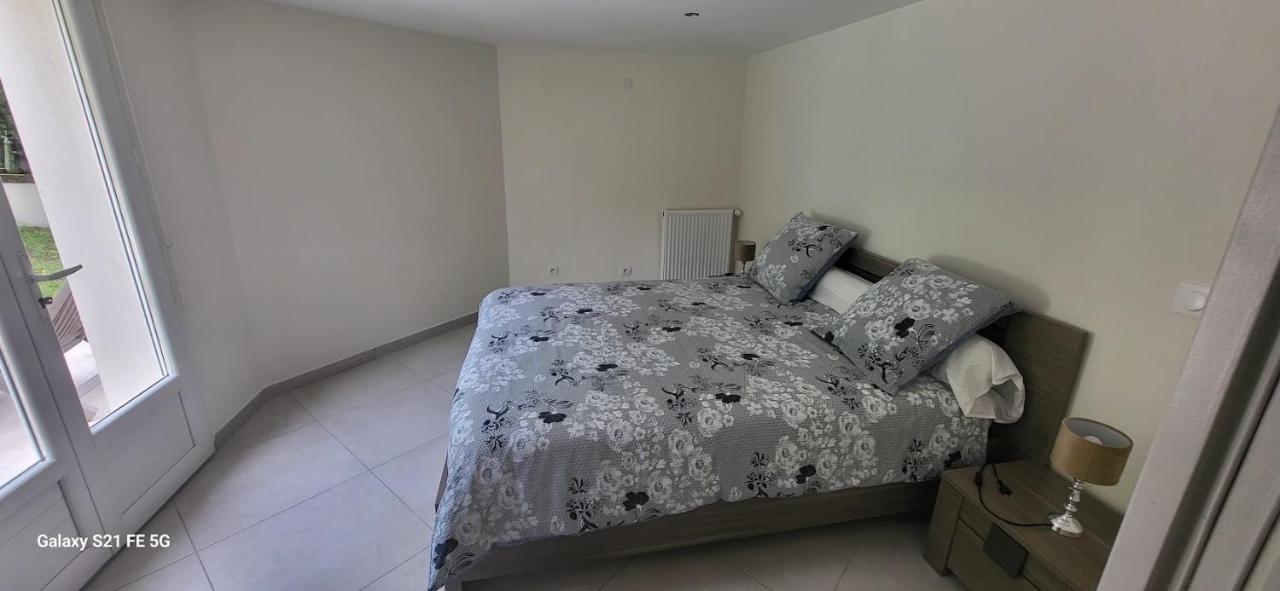 Maison Calme Et Spacieuse Bassens  ภายนอก รูปภาพ