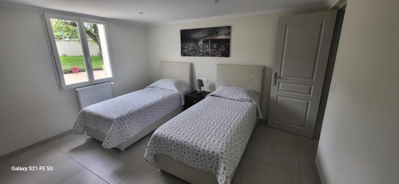 Maison Calme Et Spacieuse Bassens  ภายนอก รูปภาพ