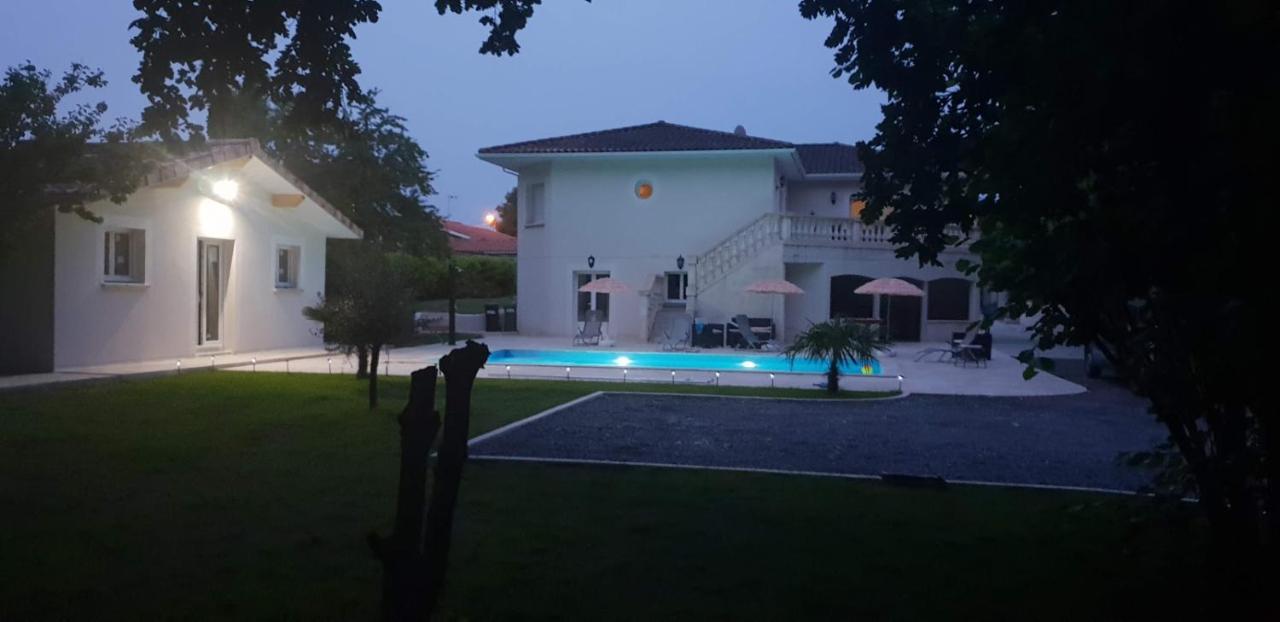 Maison Calme Et Spacieuse Bassens  ภายนอก รูปภาพ