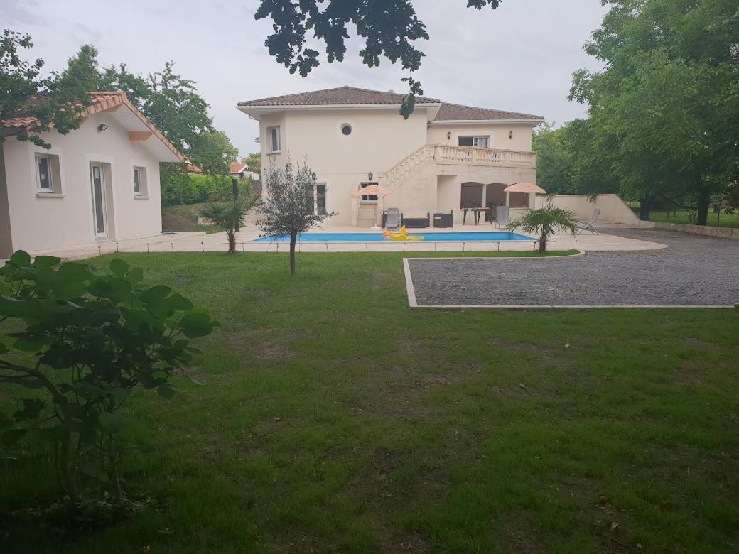 Maison Calme Et Spacieuse Bassens  ภายนอก รูปภาพ
